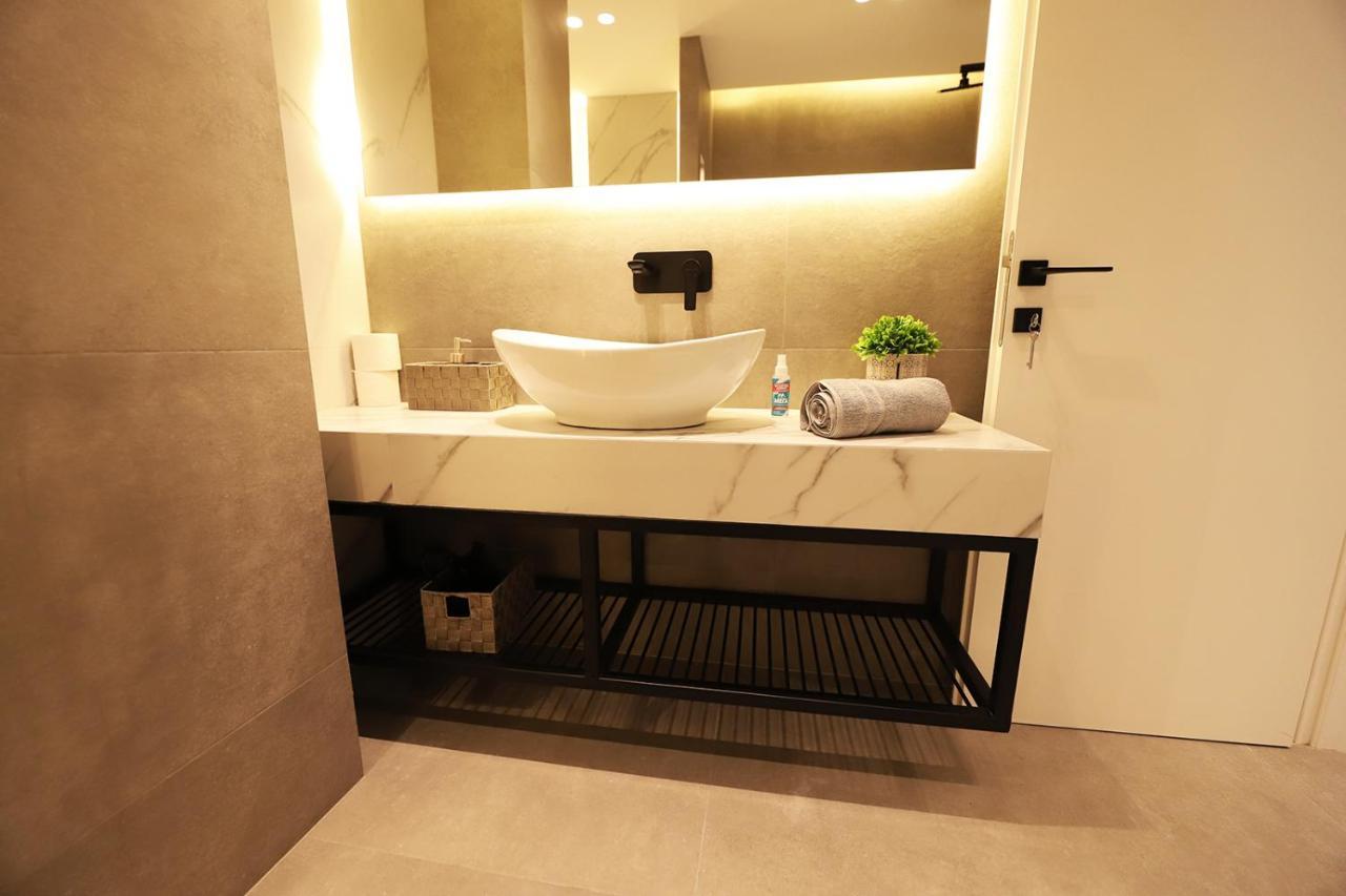 K58 Luxury Monastiraki Metro Station Acropolis Jacuzzi * Athens
