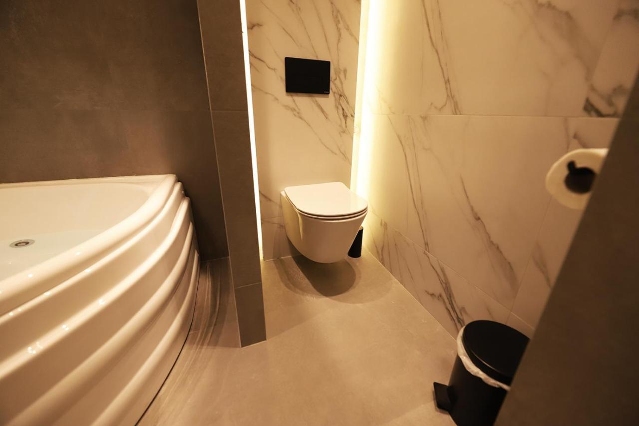 K58 Luxury Monastiraki Metro Station Acropolis Jacuzzi Apartment
